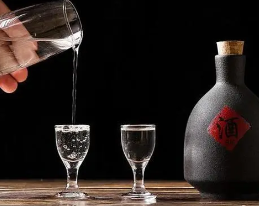 [酒精会导致胎儿发育异常]