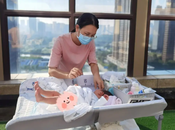 月子中心能24小时照顾婴儿