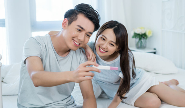 同房半路才戴套有可能怀孕