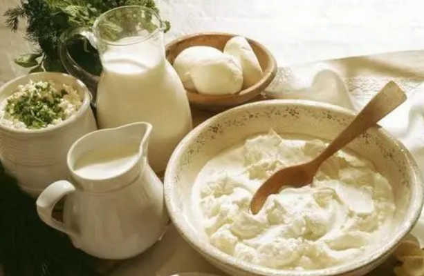 宝宝喝生牛乳奶粉可以促进牙齿发育