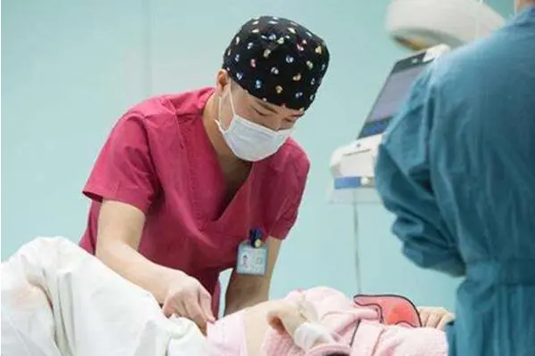 高龄女性可做二代试管怀孕