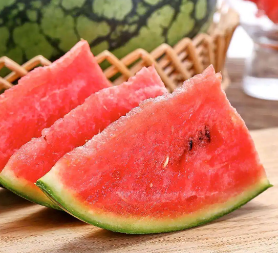 孕早期女性能食用常温的西瓜吗，会不会影响胚胎发育？