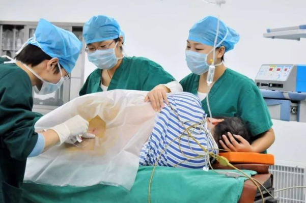 刘女士经历4次剖宫产仍顺利生产